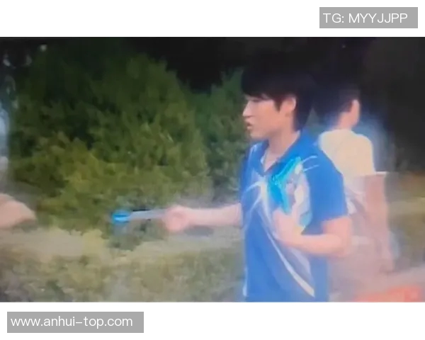 张伟专访：从青涩少年到电竞传奇的英雄联盟之路回顾