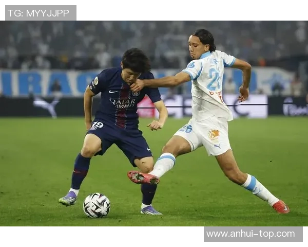 多姆扎莱迎战马赛展现欧洲足球激情与实力对决