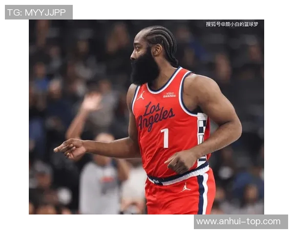 快船与火箭激战正酣NBA赛季精彩对决引发球迷热议