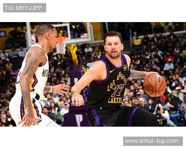 鹈鹕与湖人激战正酣比分悬念迭起引发球迷热议 鹈鹕与湖人激战正酣比分悬念迭起引发球迷热议